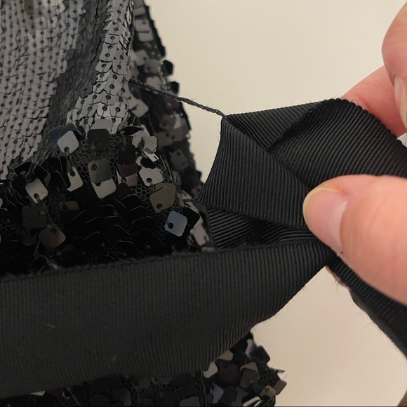 EXPRESS | BLACK SEQUIN MINI COCKTAIL DRESS WITH BLACK WAIST TIE | SIZE XS - Picture 5 of 9